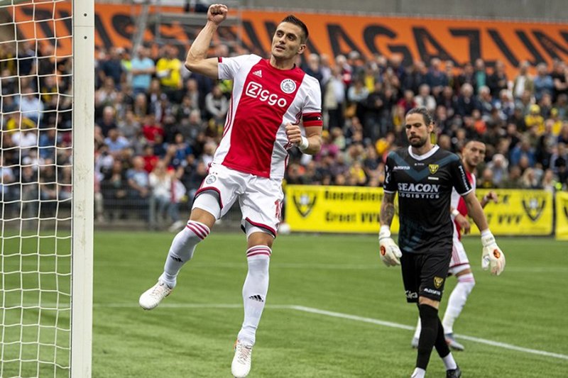 Tadic samai rekor Suarez dengan cetak gol tiap laga