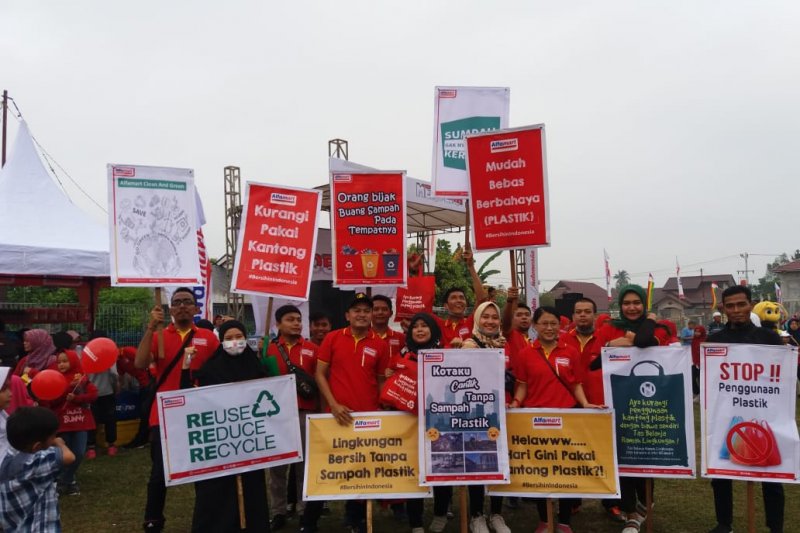 Alfamart kampanye lingkungan "merdeka kantong plastik" di Pekanbaru