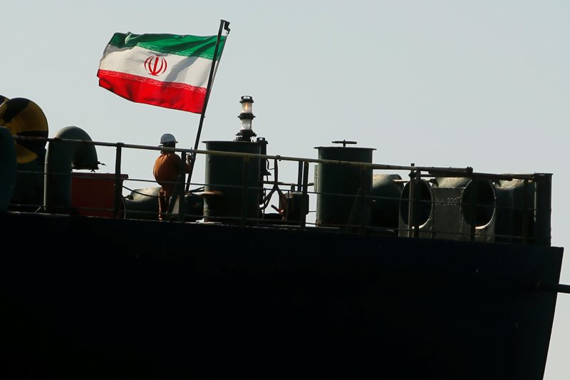 Tanker Iran ubah tujuan dan menuju Turki