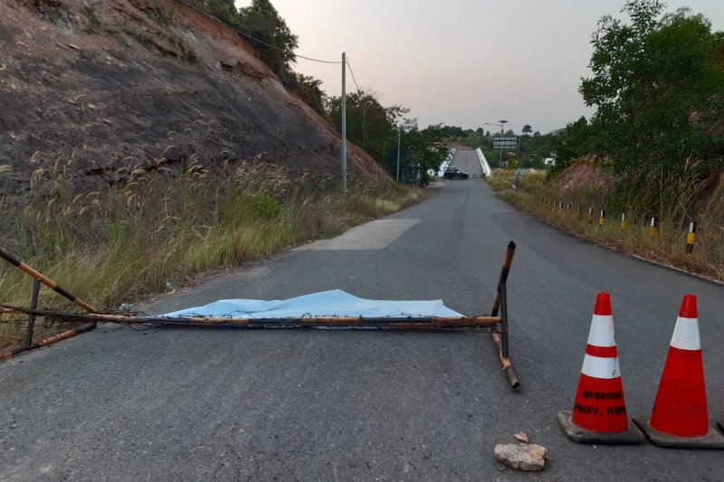 Empat tiang pondasi Jembatan 2 Dompak Tanjungpinang putus