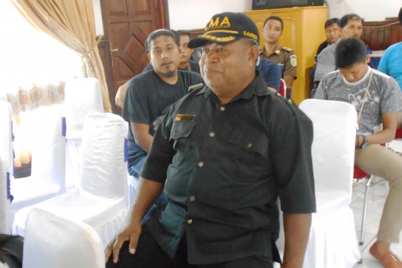 Tokoh adat mengimbau pemerintah jamin mahasiswa Papua kuliah di Jawa