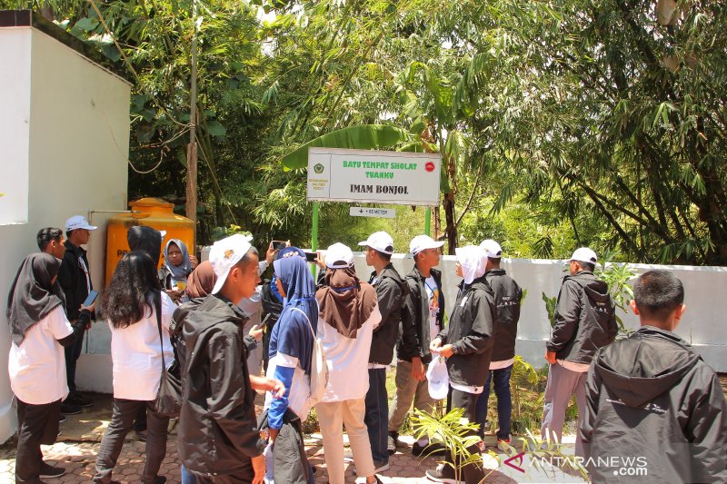 Peserta SMN-2019 Jawa Tengah Kunjungi Wisata Alam-Budaya Sulut