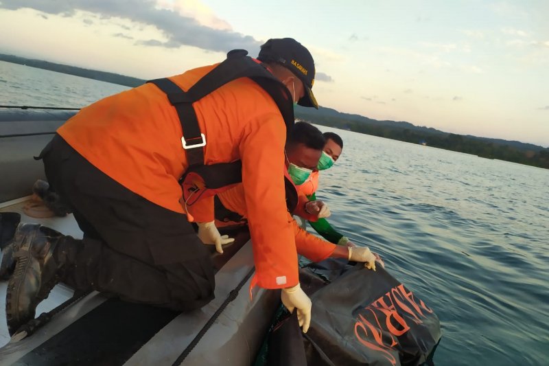 Tiga korban kapal terbakar di Perairan Bokori ditemukan meninggal