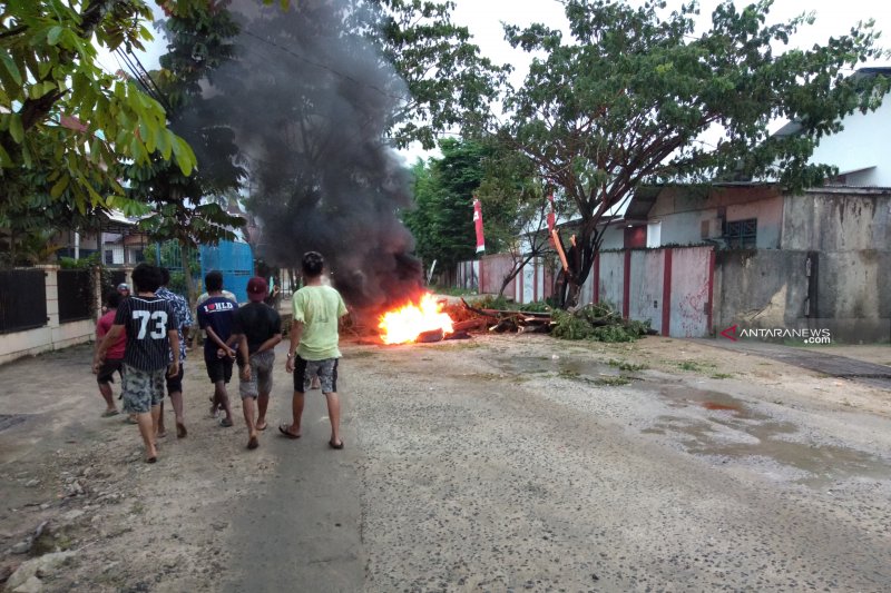 Sejumlah jalan di Kota Sorong masih ditutup