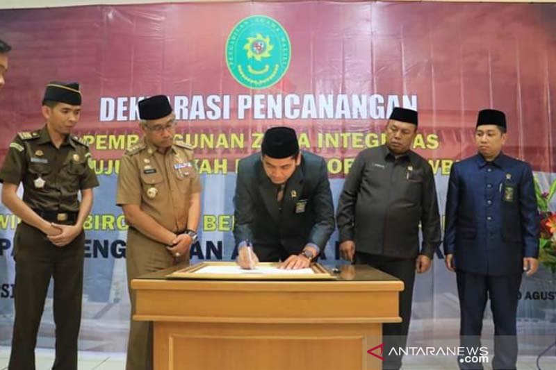 Bupati Lutim apresiasi deklarasi zona integritas menuju WBK dan WBBM