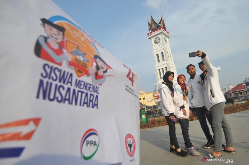 Peserta SMN kunjungi ikon wisata Sumbar