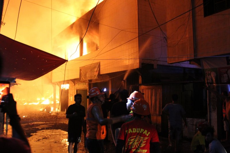Begini kronologis kebakaran Pasar Terapung Tembilahan