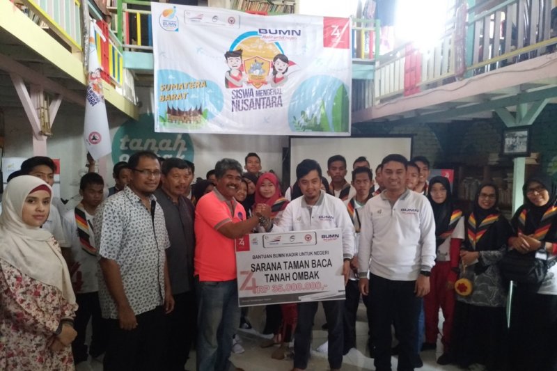 BUMN Hadir Untuk Negeri bantu taman baca Tanah Ombak