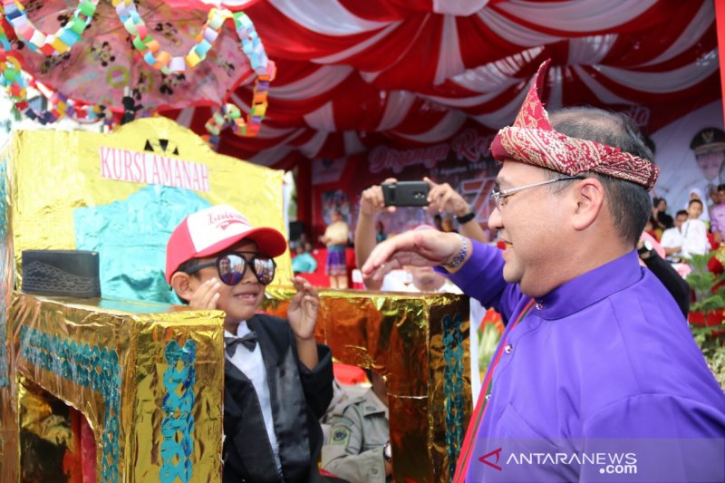 162 peserta ramaikan pawai Karnaval HUT Ke-74 RI di Pangkalpinang