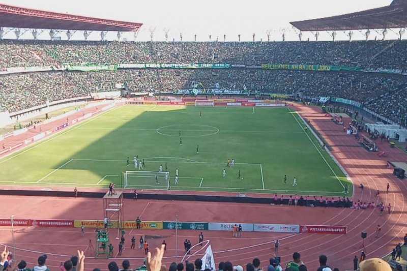Persebaya tahan imbang Persija 1-1 di Liga 1