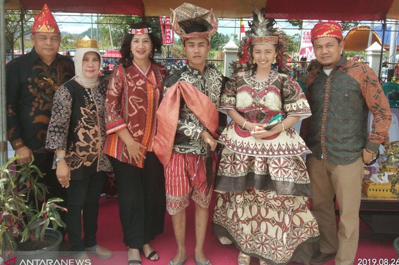 Pakaian Adat Sulawesi  Tengah Zaman Baju Adat Tradisional