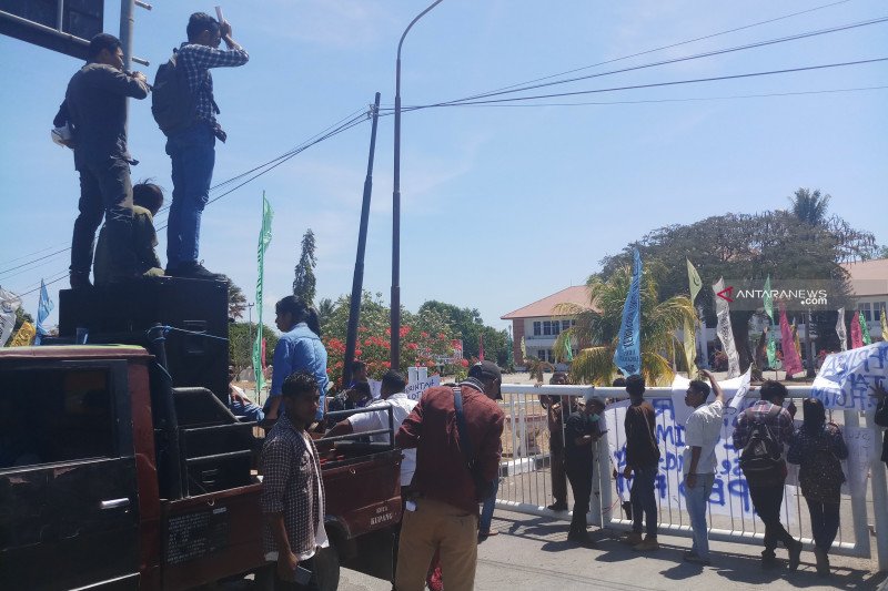 Ada dugaan korupsi dalam proyek air bersih