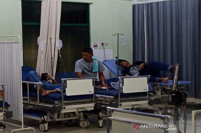 Karyawan keracunan makanan dirawat di RSUD Tamiang Layang