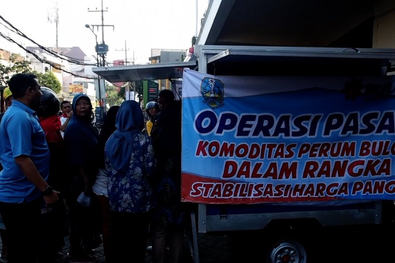 Bulog gelontorkan cabai murah di Jatim