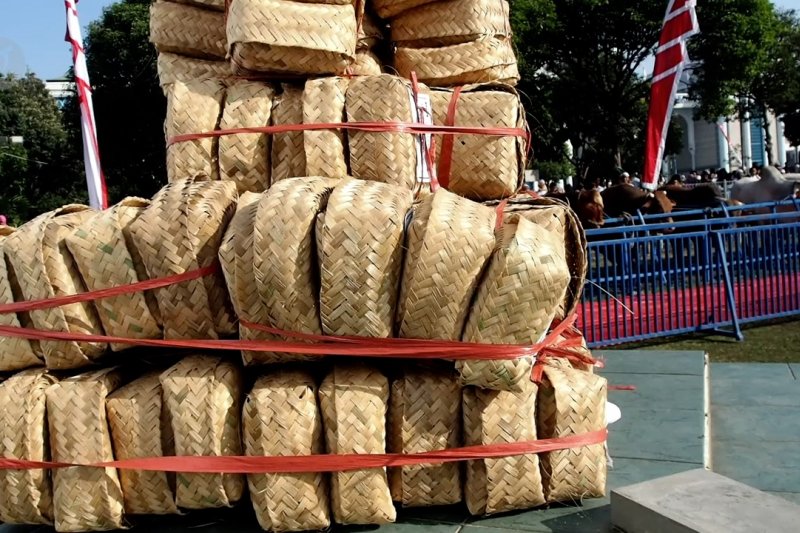 Jatim gerakkan UKM sediakan besek wadah kurban