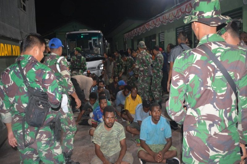 Papua Terkini - Aparat TNI-Polri pulangkan 298 pendemo