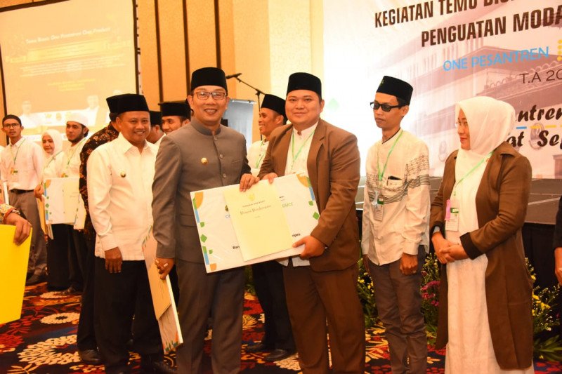 1.076 pesantren lolos seleksi tahap satu