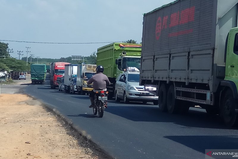 Jalinsum Tulangbawang-Mesuji macet panjang