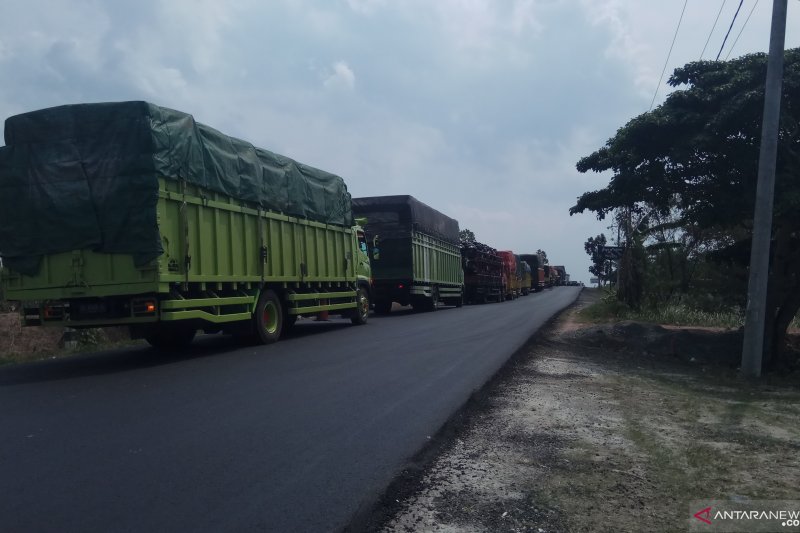 Jalinsum Tulangbawang-Mesuji macet panjang