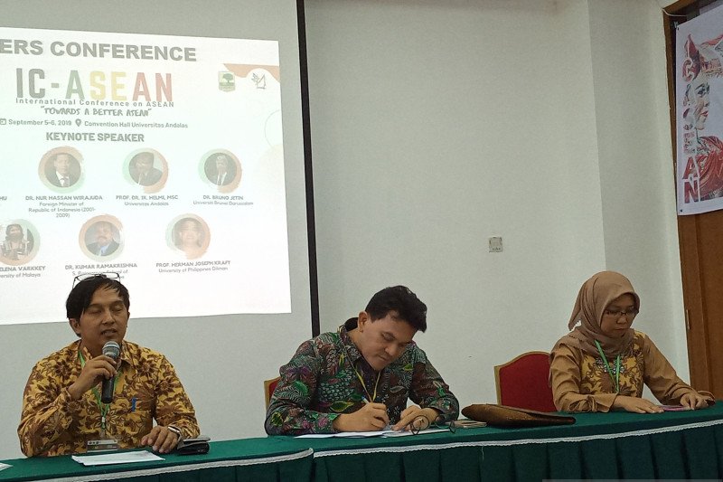 Direktur Kerjasama ASEAN apresiasi kegiatan Konferensi Internasional tentang ASEAN di Padang