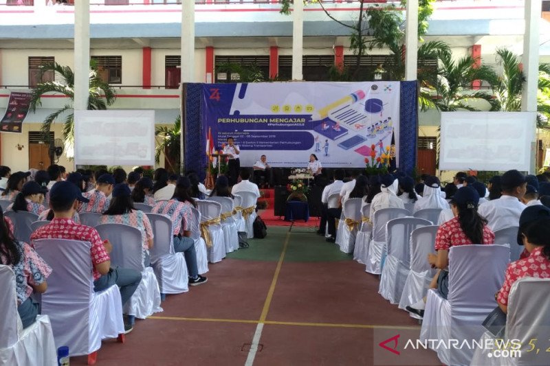Ratusan siswa SMA di Manado ikuti
