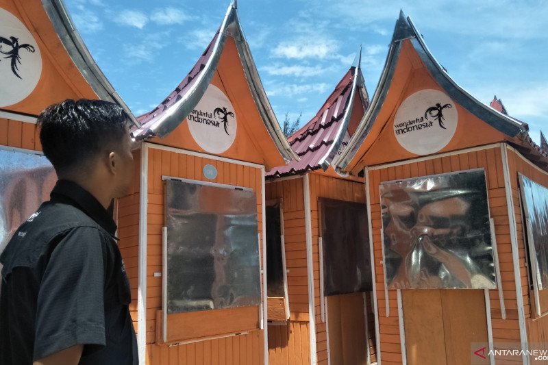 Gerobak "Bagonjong" jadi ikon baru objek wisata Pantai Kata Pariaman
