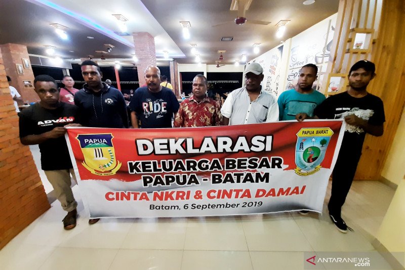 Keluarga Besar Papua Batam serukan perdamaian