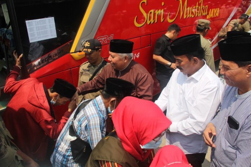 150 haji Tanjabbar disambut di alun-alun Kualatungkal