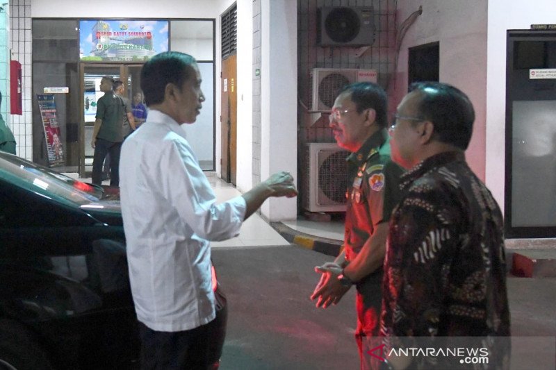 Jokowi jenguk BJ Habibie dirawat di RSPAD