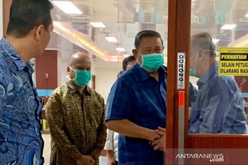 SBY Jenguk Habibie