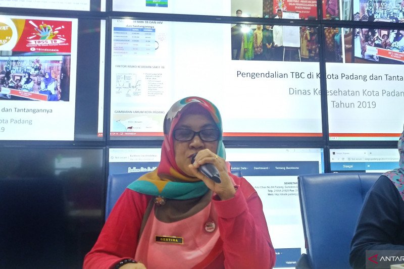 Jika Anda batuk berdahak selama dua minggu, patut dicurigai terkena TBC