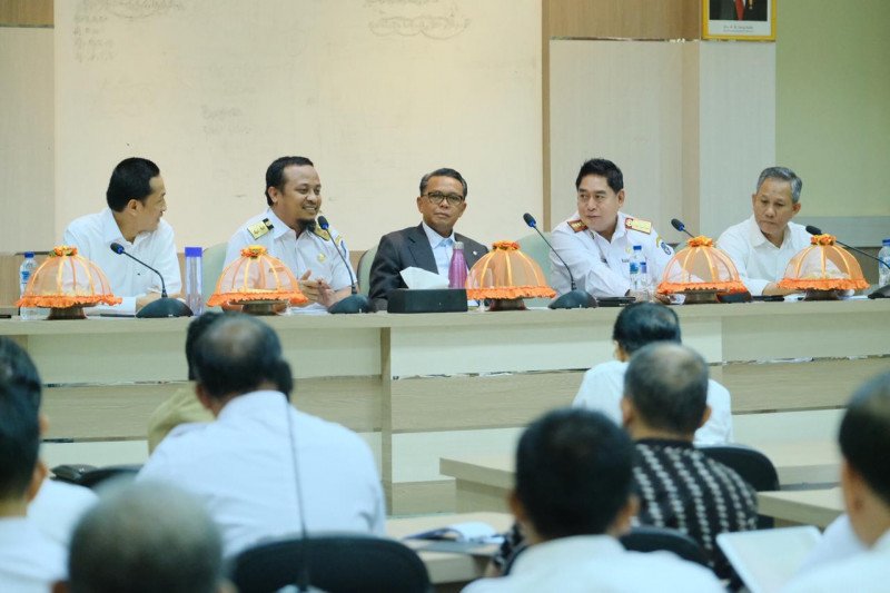 Gubernur Sulsel tantang SKPD dapatkan tunjangan kinerja Rp50 juta
