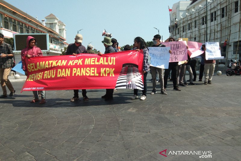 Elemen masyarakat Yogyakarta gelar aksi dukung revisi Undang-Undang KPK