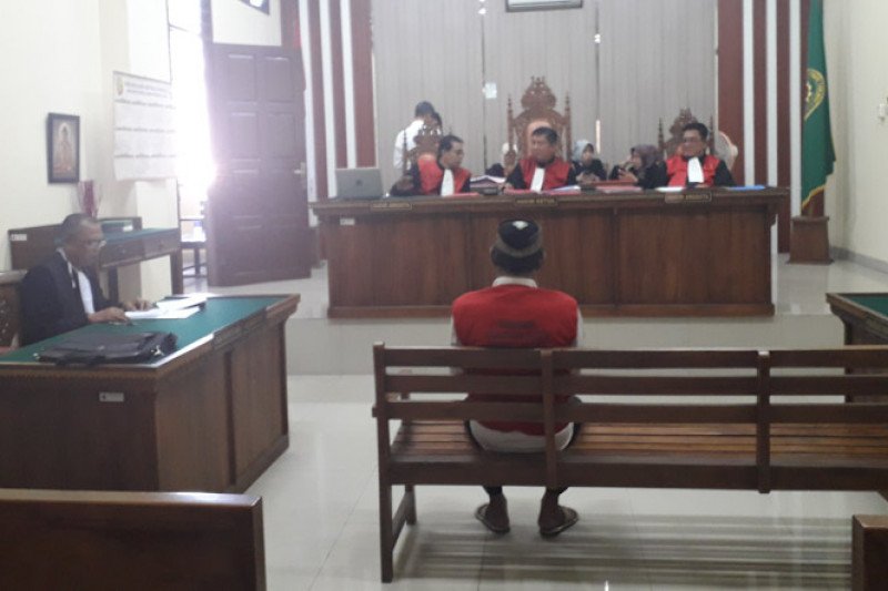 Terdakwa pemilik satu kilogram sabu minta maaf