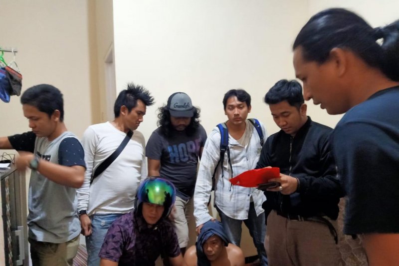Pencuri uang dengan memecah kaca mobil berhasil dibekuk polisi