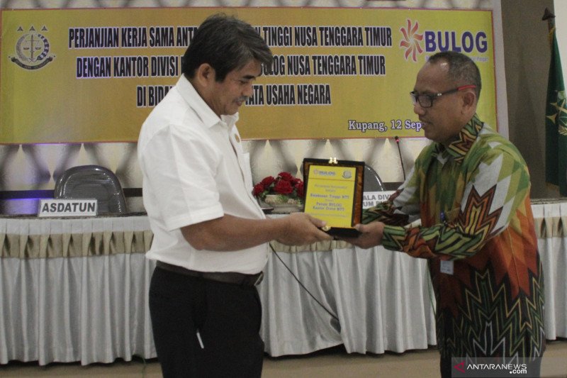 Stok beras yang dikuasi Bulog NTT masih melimpah