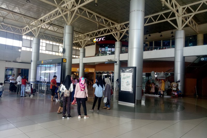 Kabut asap mulai ganggu penerbangan di Bandara SMB II Palembang