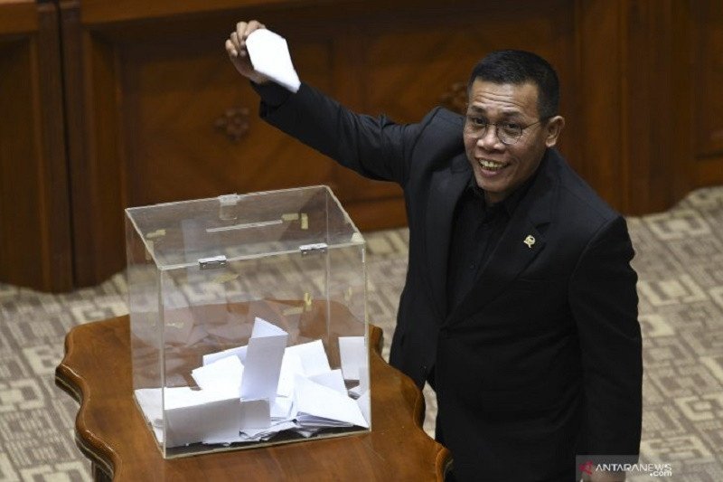 Komisi III DPR RI minta pimpinan KPK terpilih bekerja sesuai UU