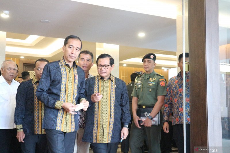 Presiden akan ajukan revisi 74 undang-undang