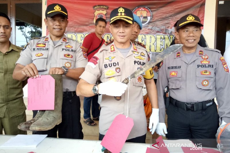 Pemuda nekad membakar seorang nenek karena kesal ditagih utang Rp15 ribu