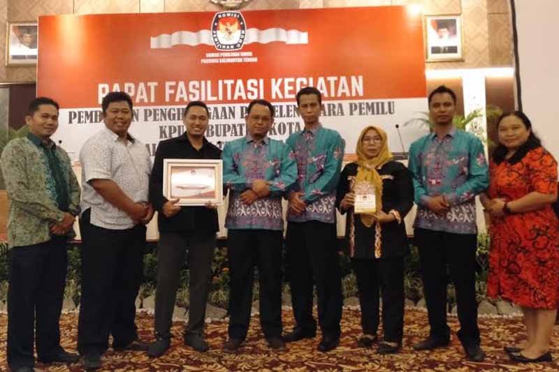 KPU Bartim terbaik pertama selenggarakan Pemilu 2019 di Kalteng