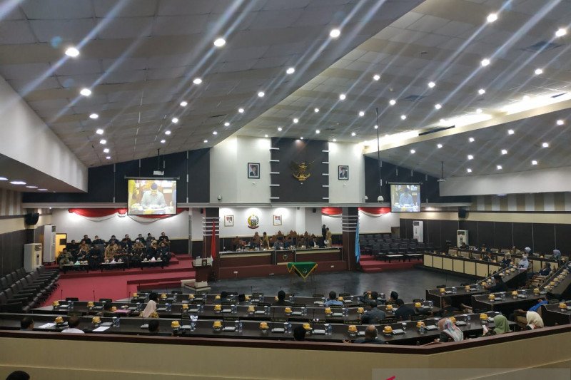 DPRD bersama Gubernur Sulsel setujui tiga ranperda