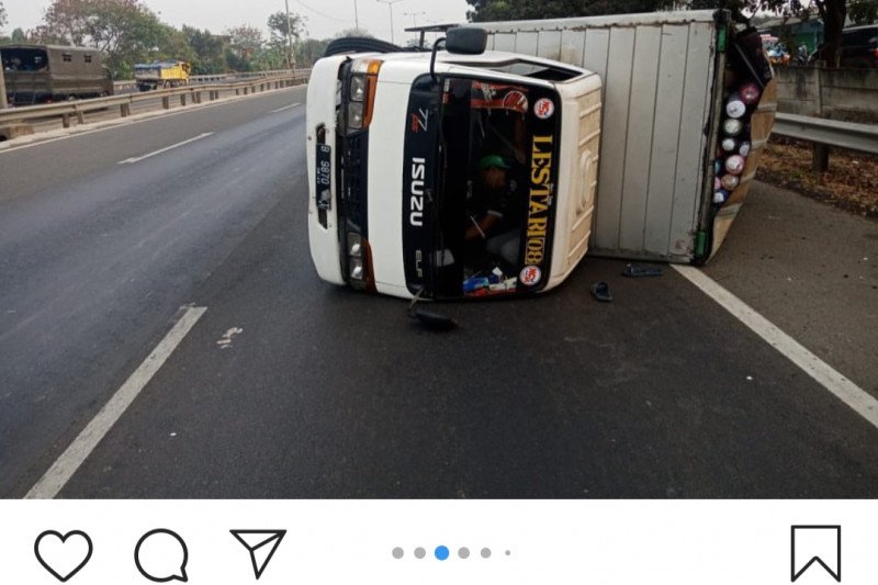 Sopir kurang konsentrasi, dua kecelakaan terjadi di Jakarta Selasa pagi
