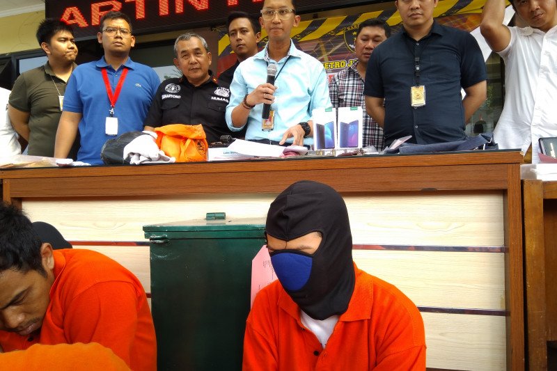 Polrestro Jaksel tangkap wanita pencuri kotak amal masjid