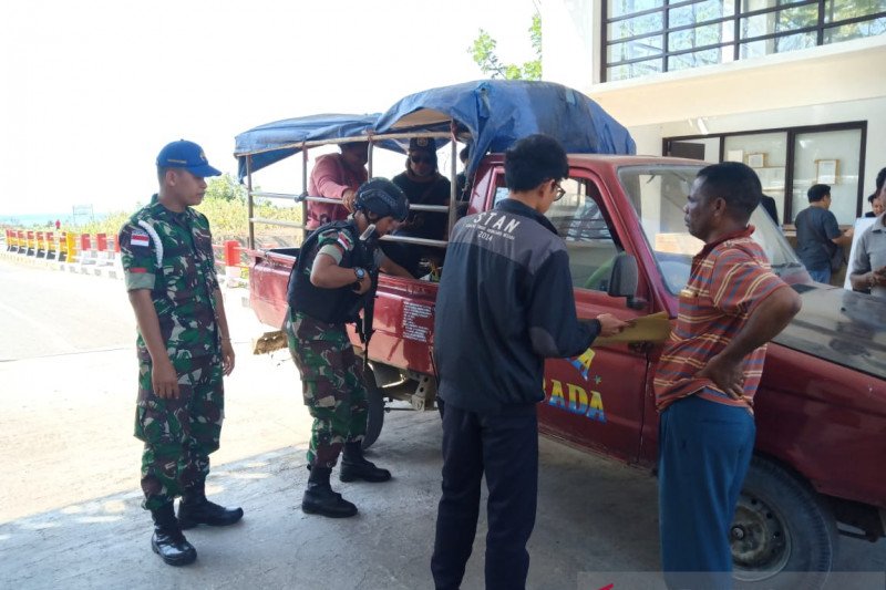 Satgas Pamtas Yonif Raider 142/KJ gagalkan penyelundupan BBM