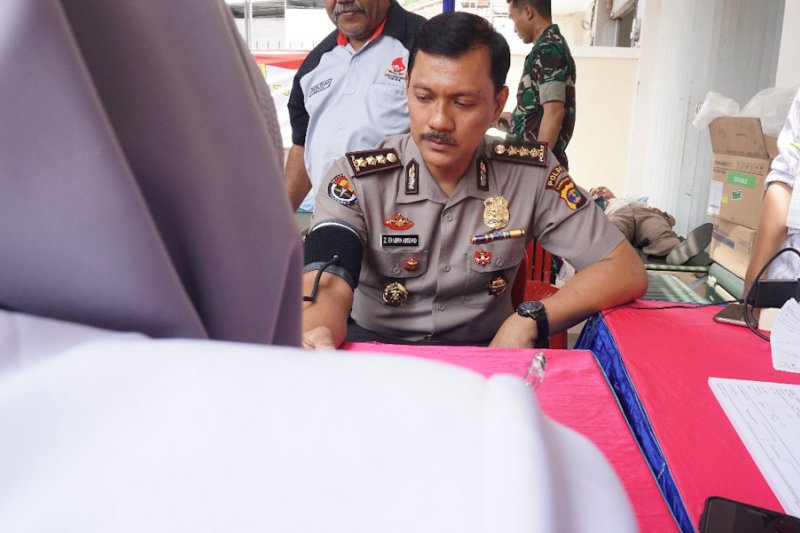 Kabid Humas Polda Lampung sumbangkan darah pada HUT PMI