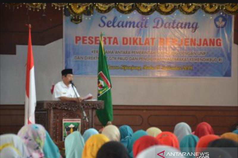 Ini cara Pemkab Sijunjung tingkatkan kompetensi guru Paud