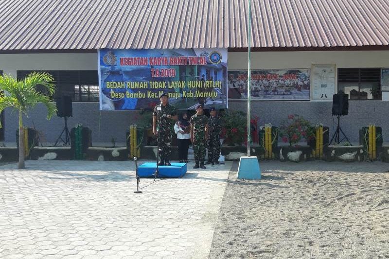 Lanal Mamuju bedah 10 RTLH bagi warga tidak mampu