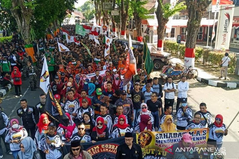 Ribuan warga Lumajang dukung polisi bongkar kejahatan bisnis Q-Net