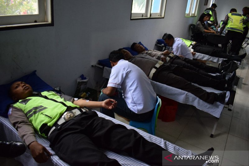 Satlantas Polres Palu gelar bakti sosial rayakan HUT Lalulintas